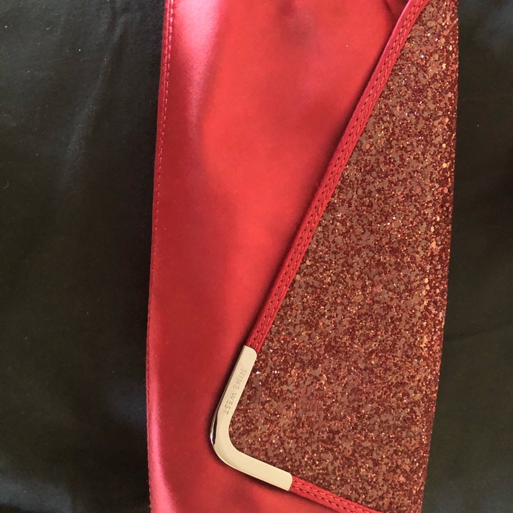 Nine West Elegant Shoes and Clutch Combo
Shoes 9M - Picture 3 of 8